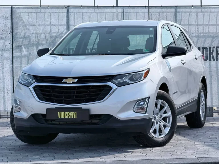 Білий Chevrolet Equinox 2020 - вигляд спереду