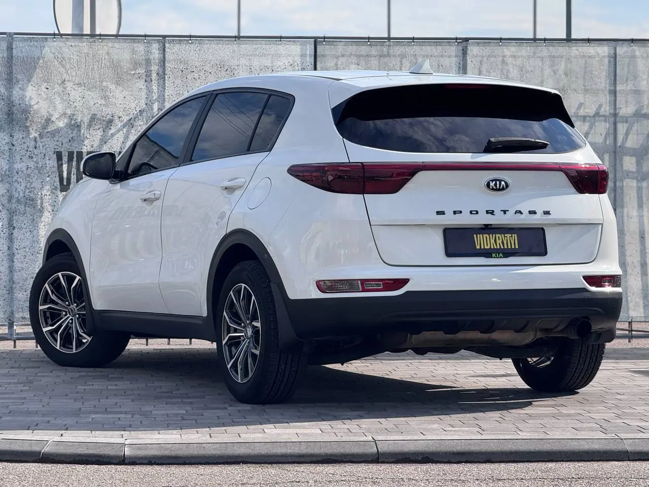 Kia Sportage LX 2.4 - фото 3
